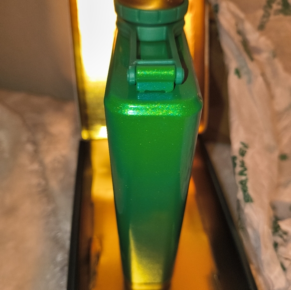 Stanley Shamrock Green Flask with Box Limited Edition - Picture 7 of 10